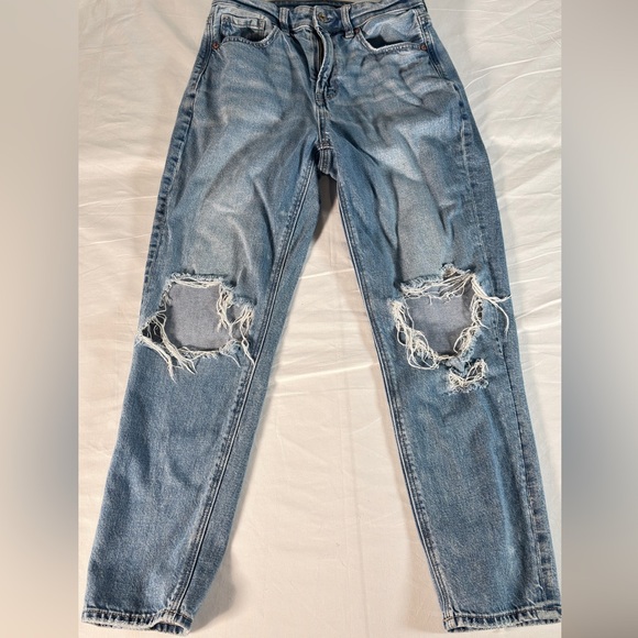 American Eagle Outfitters Denim - American Eagle Women’s Short Strigid Distressed Blue Jeans size 2